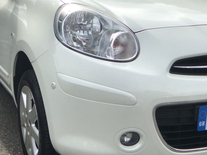 White Nissan Micra 1.2 Shiro 2012