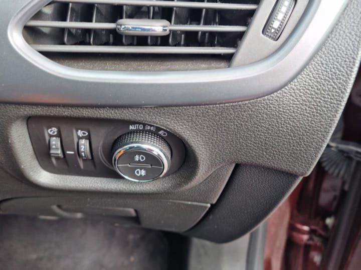 Red Vauxhall Astra 1.6 Tech Line Nav CDTi Ecotec S/S 2018