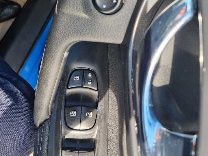 Blue Nissan Qashqai Dig-t N-connecta 2019