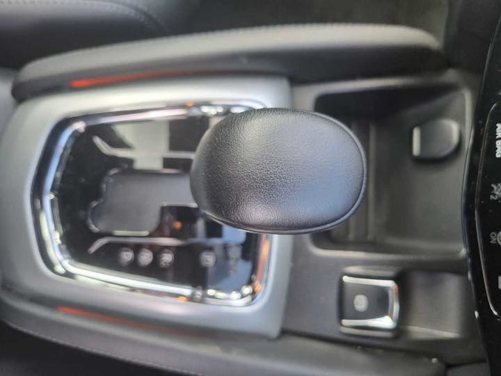 Grey Nissan Qashqai Tekna Dig-t Xtronic 2016
