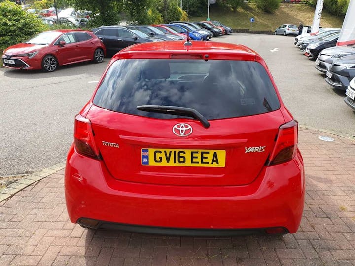 Red Toyota Yaris VVT-i Icon 2016