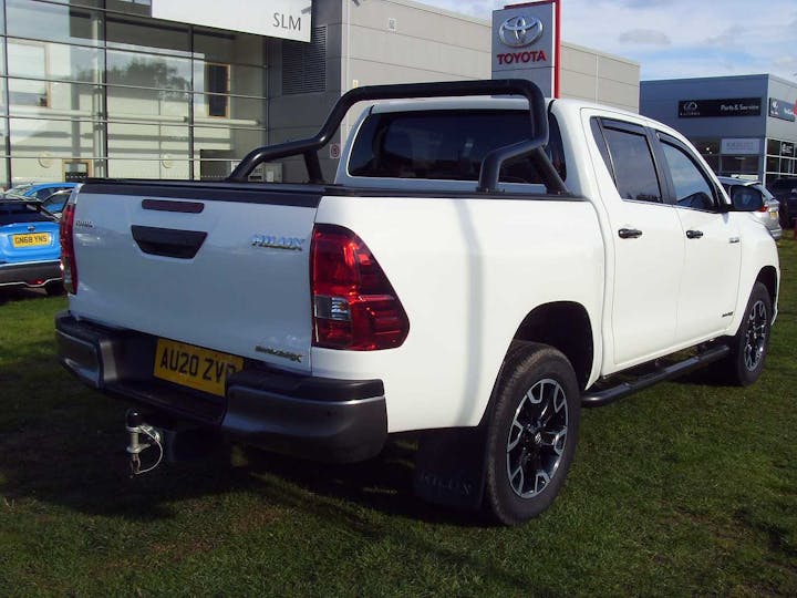 White Toyota Hilux Invincible X 4wd D-4d Dcb 2020