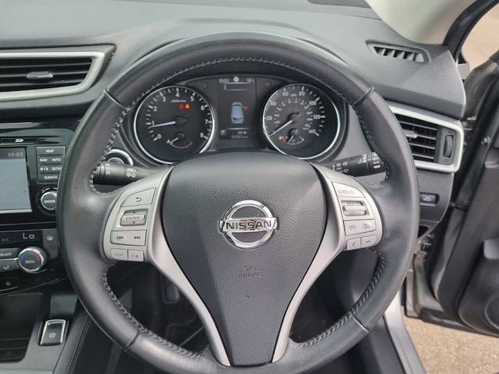 Silver Nissan Qashqai N-connecta Dig-t Xtronic 2016