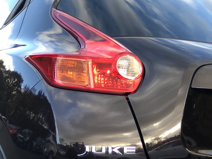 Black Nissan Juke 1.6 N-tec 2014