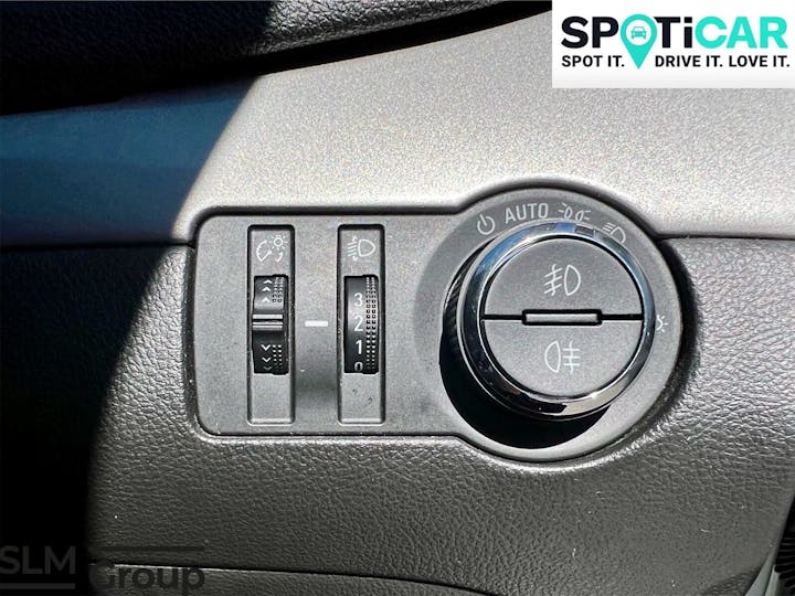 Silver Vauxhall Mokka 1.6 Exclusiv S/S 2015