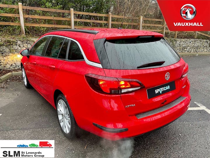 Red Vauxhall Astra 1.4 Design 2017