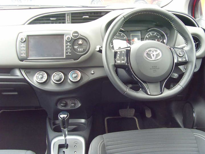 Red Toyota Yaris VVT-i Icon Tech 2017