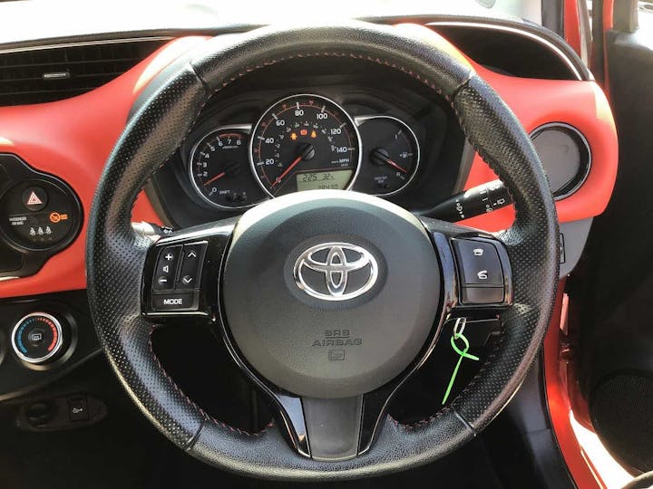 Red Toyota Yaris VVT-i Sport 2015
