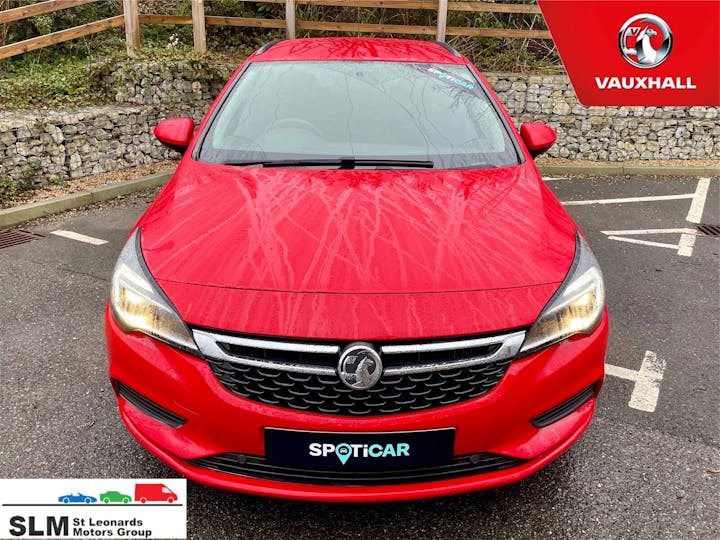 Red Vauxhall Astra 1.4 Design 2017